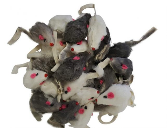 usd0.35/pc Mice Toys Mouse Real Fur Mixed Loaded Toys Black and White for Pet Cat Kitty Kitten with Sound Squeaky Toys for Cats